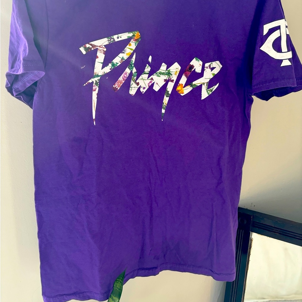 Rare! Prince themed official MLB Minnesota Twins T-Shirt.